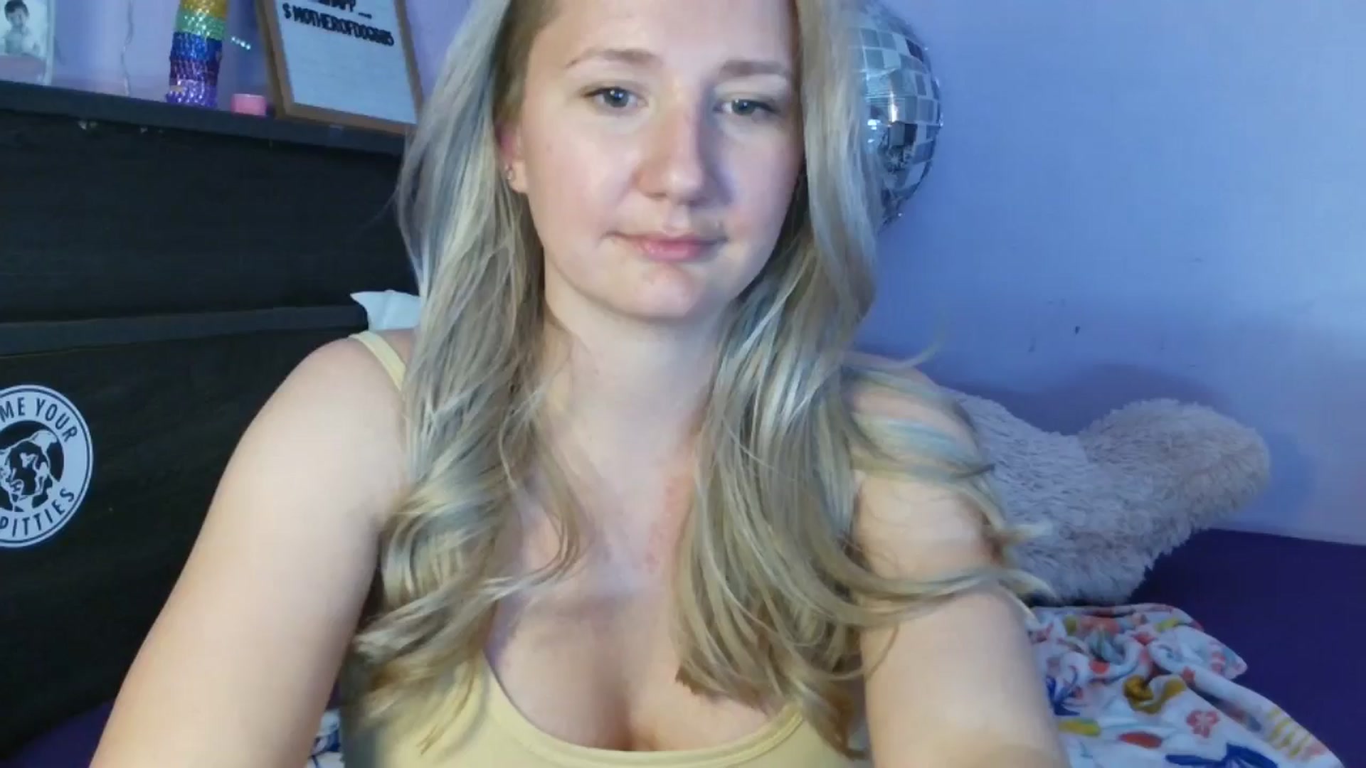 Gallery image thumbnail from EmmaHaze's myfreecams stream on, 04/14/2025, 05:50 image 1 of 20
