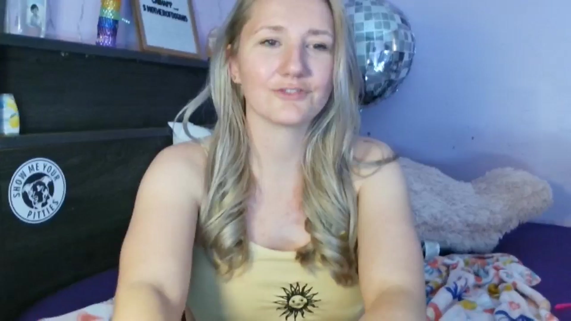 Gallery image thumbnail from EmmaHaze's myfreecams stream on, 04/14/2025, 05:50 image 10 of 20