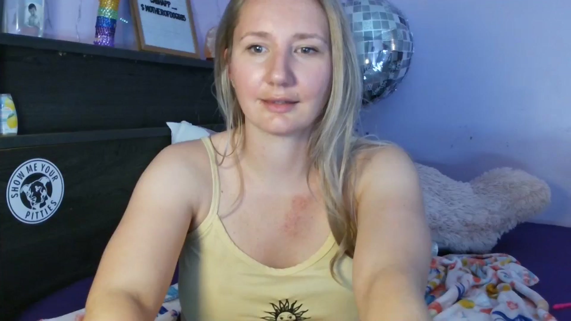 Gallery image thumbnail from EmmaHaze's myfreecams stream on, 04/14/2025, 05:50 image 11 of 20