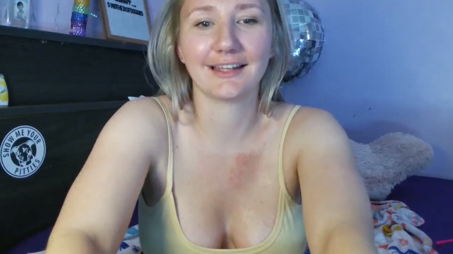 Gallery image thumbnail from EmmaHaze's myfreecams stream on, 04/14/2025, 05:50 image 7 of 20