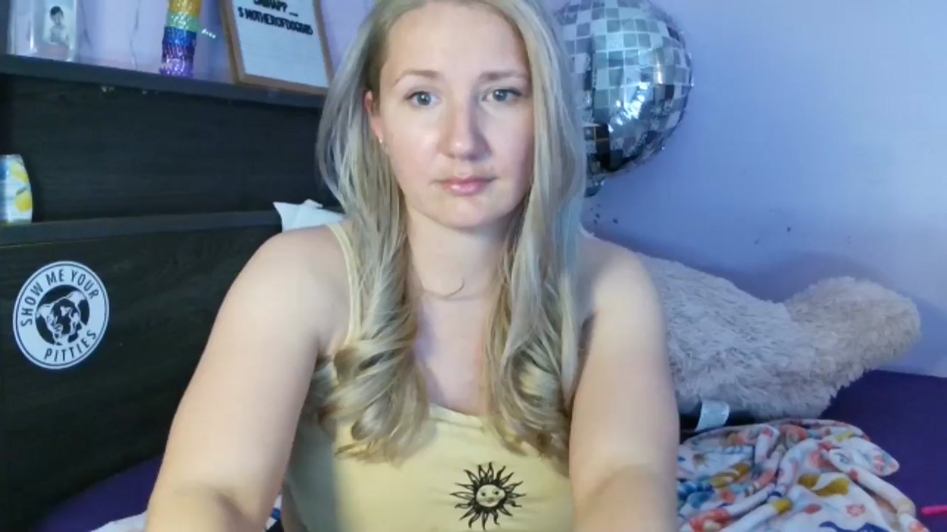 Gallery image thumbnail from EmmaHaze's myfreecams stream on, 04/14/2025, 05:50 image 16 of 20
