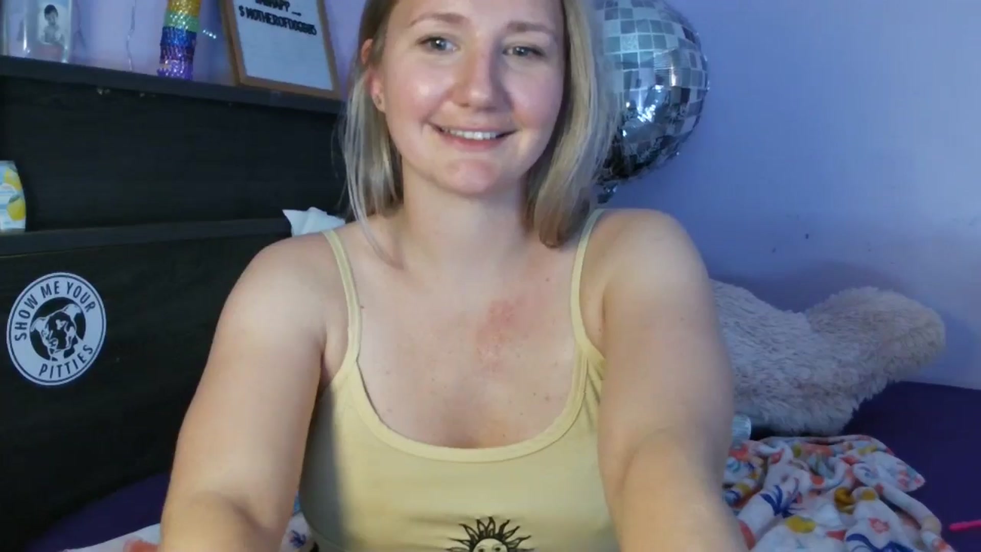 Gallery image thumbnail from EmmaHaze's myfreecams stream on, 04/14/2025, 05:50 image 8 of 20