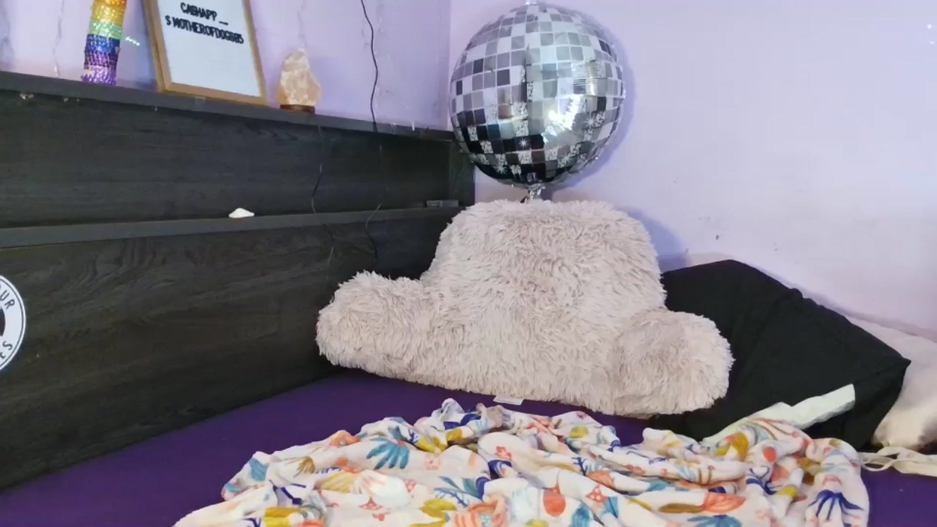 Gallery image thumbnail from EmmaHaze's myfreecams stream on, 04/17/2025, 02:54 image 4 of 20