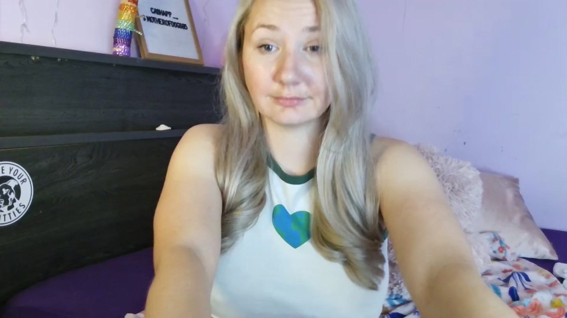 Gallery image thumbnail from EmmaHaze's myfreecams stream on, 04/23/2025, 04:14 image 1 of 20