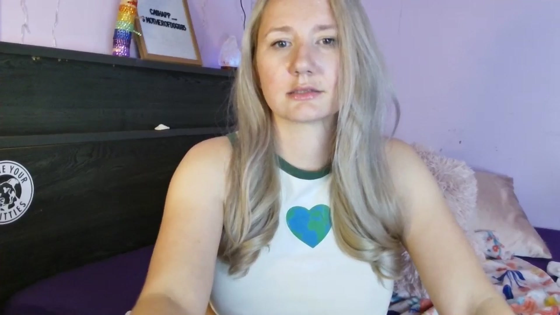 Gallery image thumbnail from EmmaHaze's myfreecams stream on, 04/23/2025, 04:14 image 16 of 20