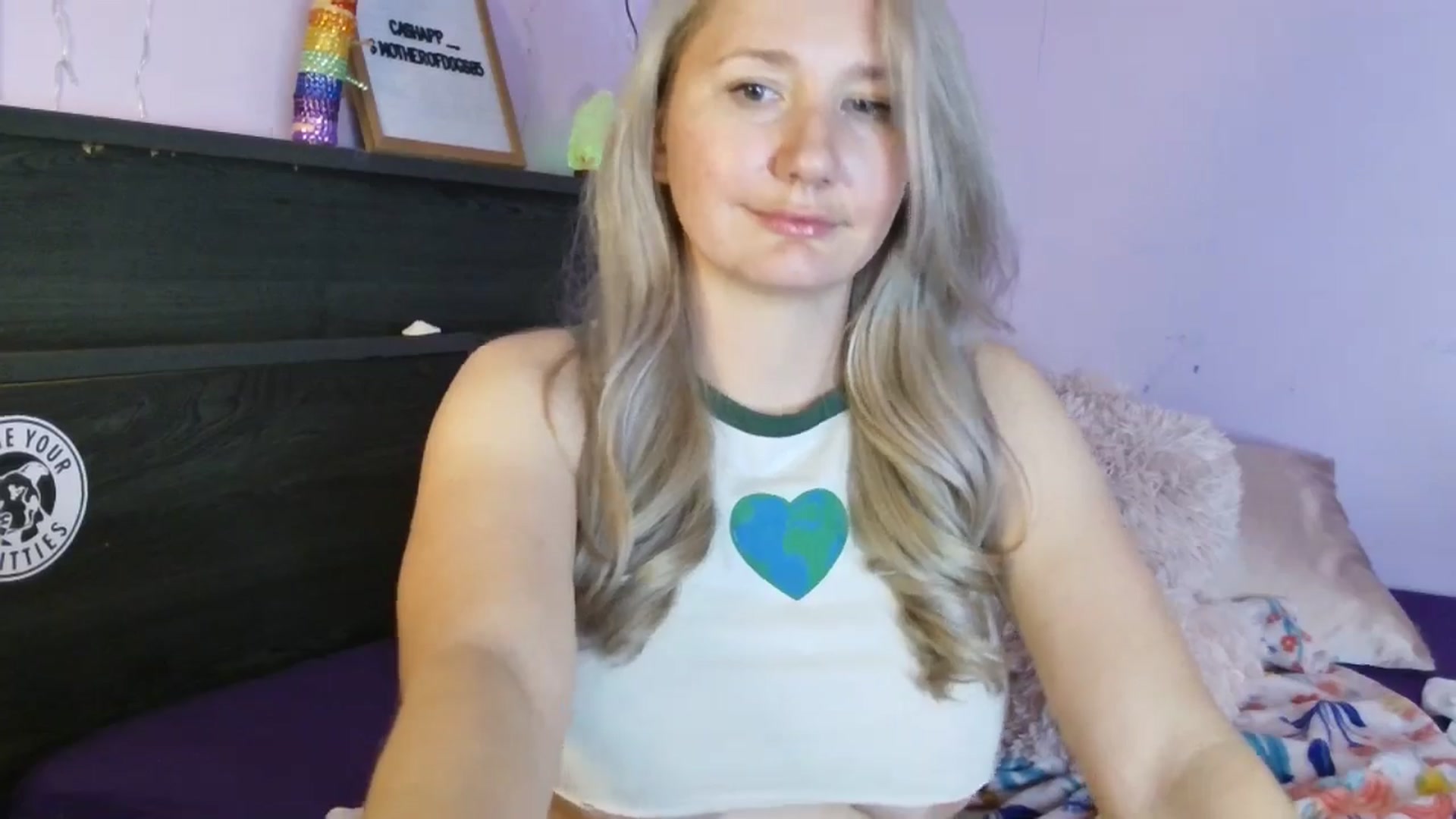 Gallery image thumbnail from EmmaHaze's myfreecams stream on, 04/23/2025, 04:14 image 19 of 20