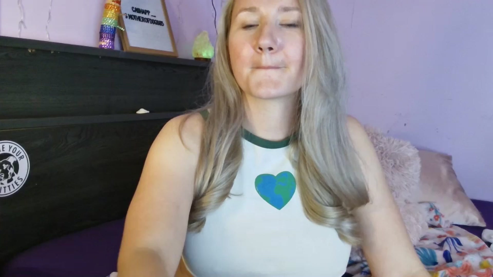 Gallery image thumbnail from EmmaHaze's myfreecams stream on, 04/23/2025, 04:14 image 8 of 20