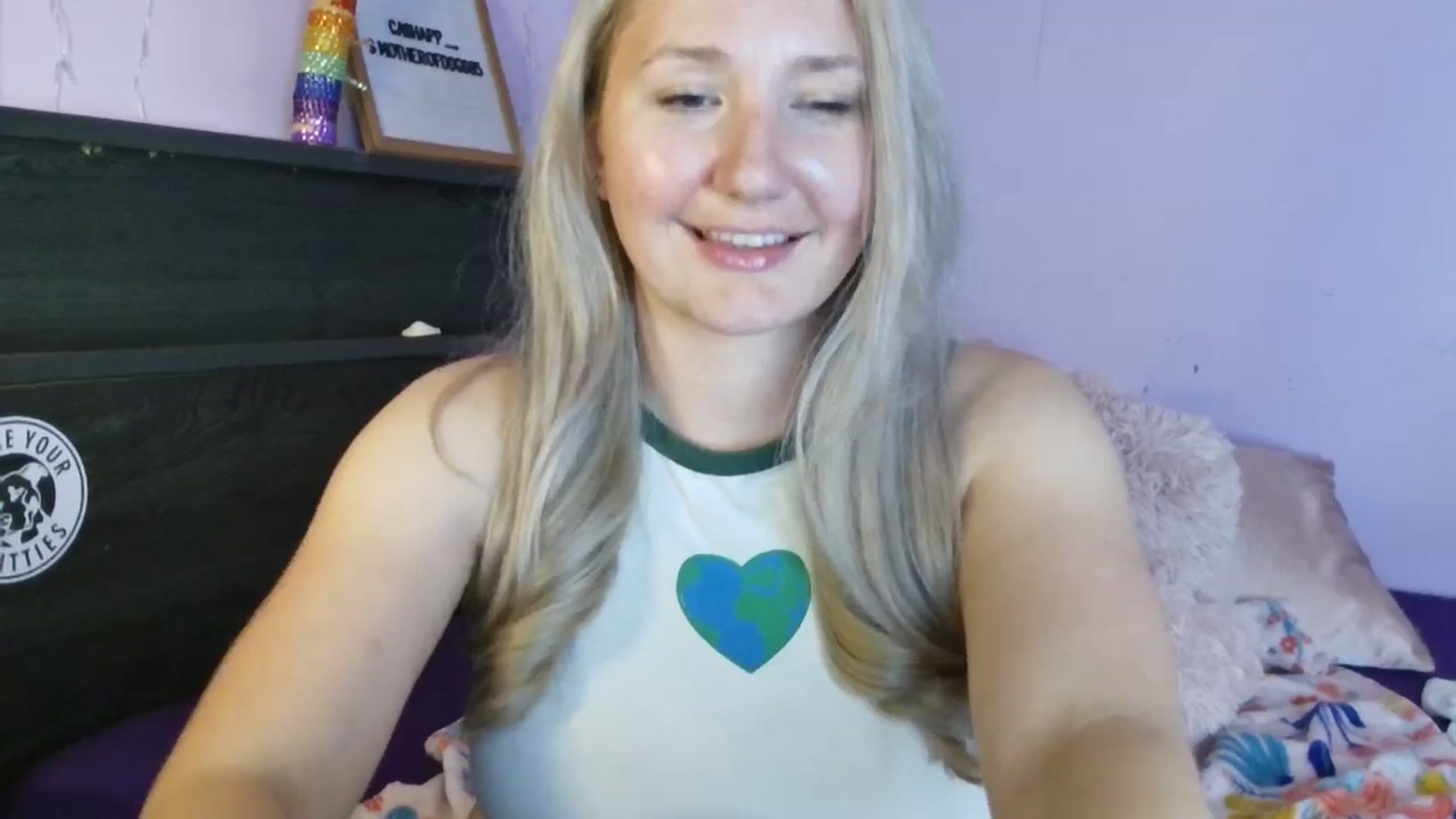 Gallery image thumbnail from EmmaHaze's myfreecams stream on, 04/23/2025, 04:14 image 7 of 20