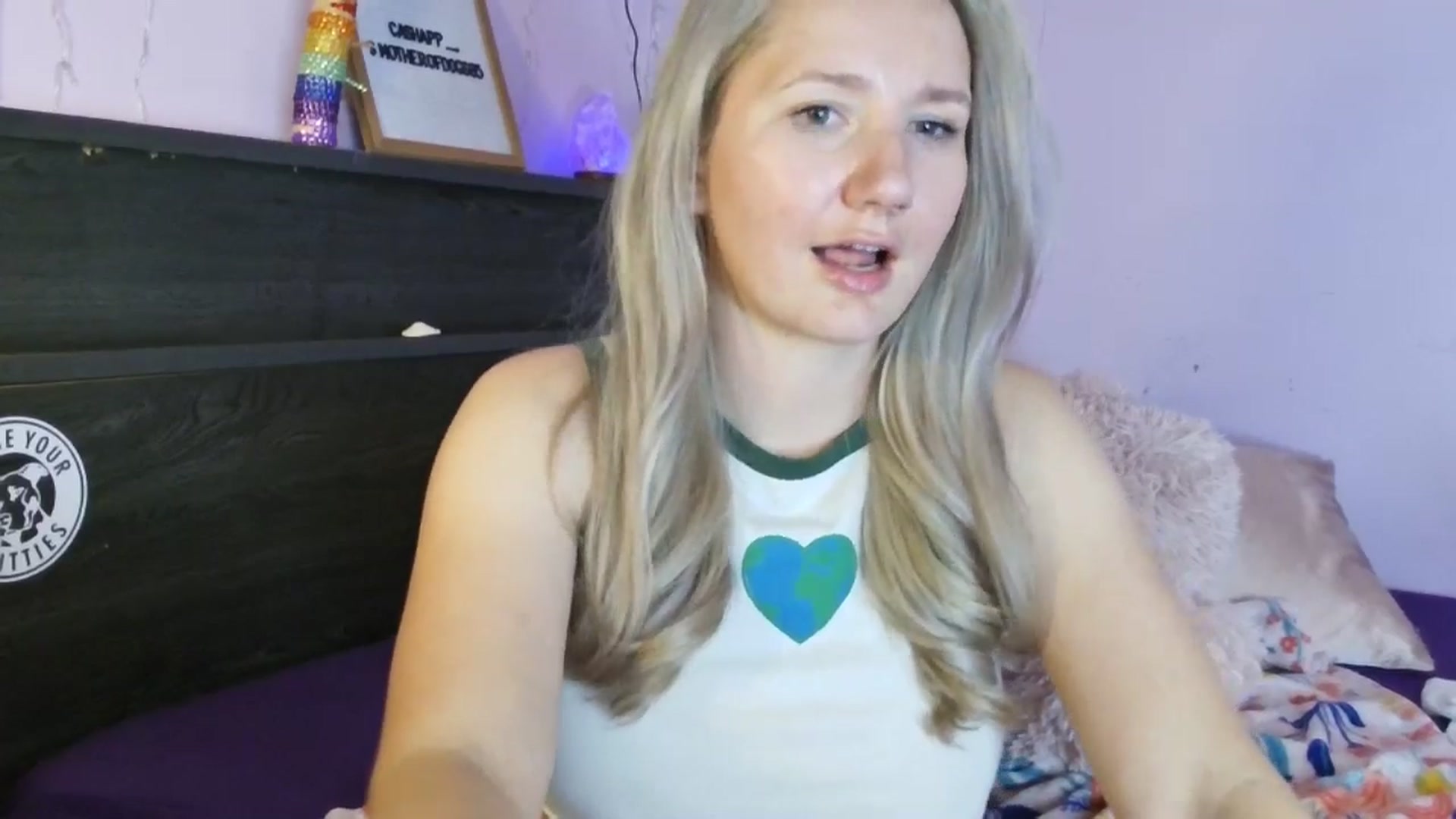 Gallery image thumbnail from EmmaHaze's myfreecams stream on, 04/23/2025, 04:14 image 20 of 20