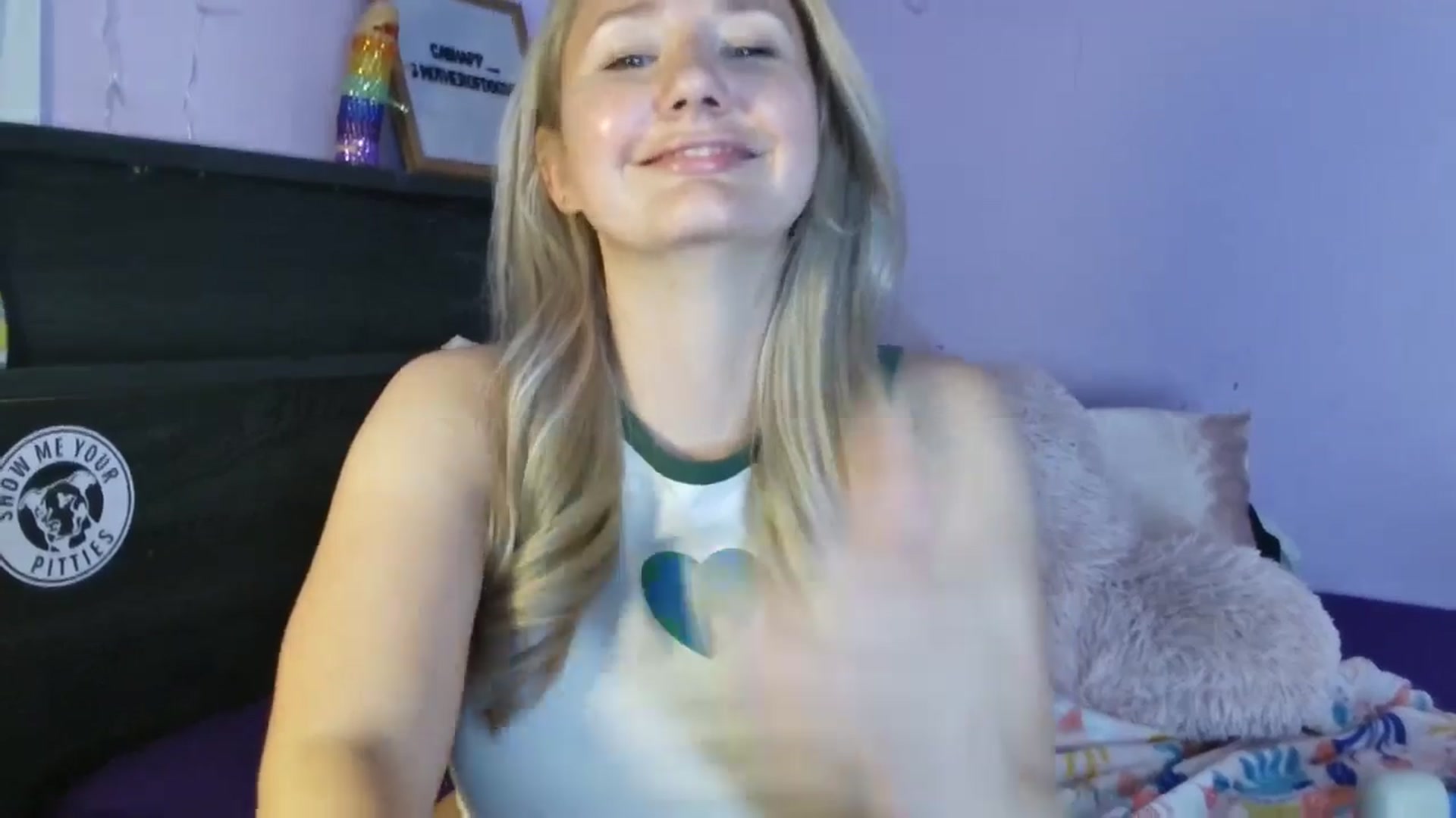 Gallery image thumbnail from EmmaHaze's myfreecams stream on, 04/23/2025, 05:06 image 20 of 20