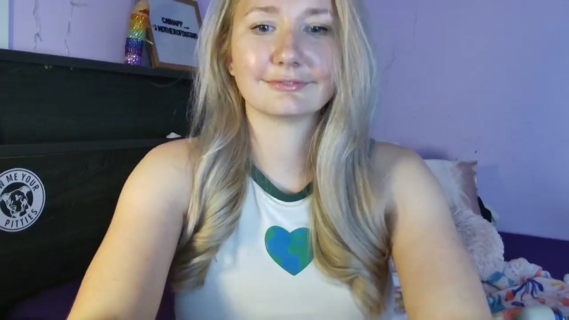 Gallery image thumbnail from EmmaHaze's myfreecams stream on, 04/23/2025, 05:06 image 6 of 20