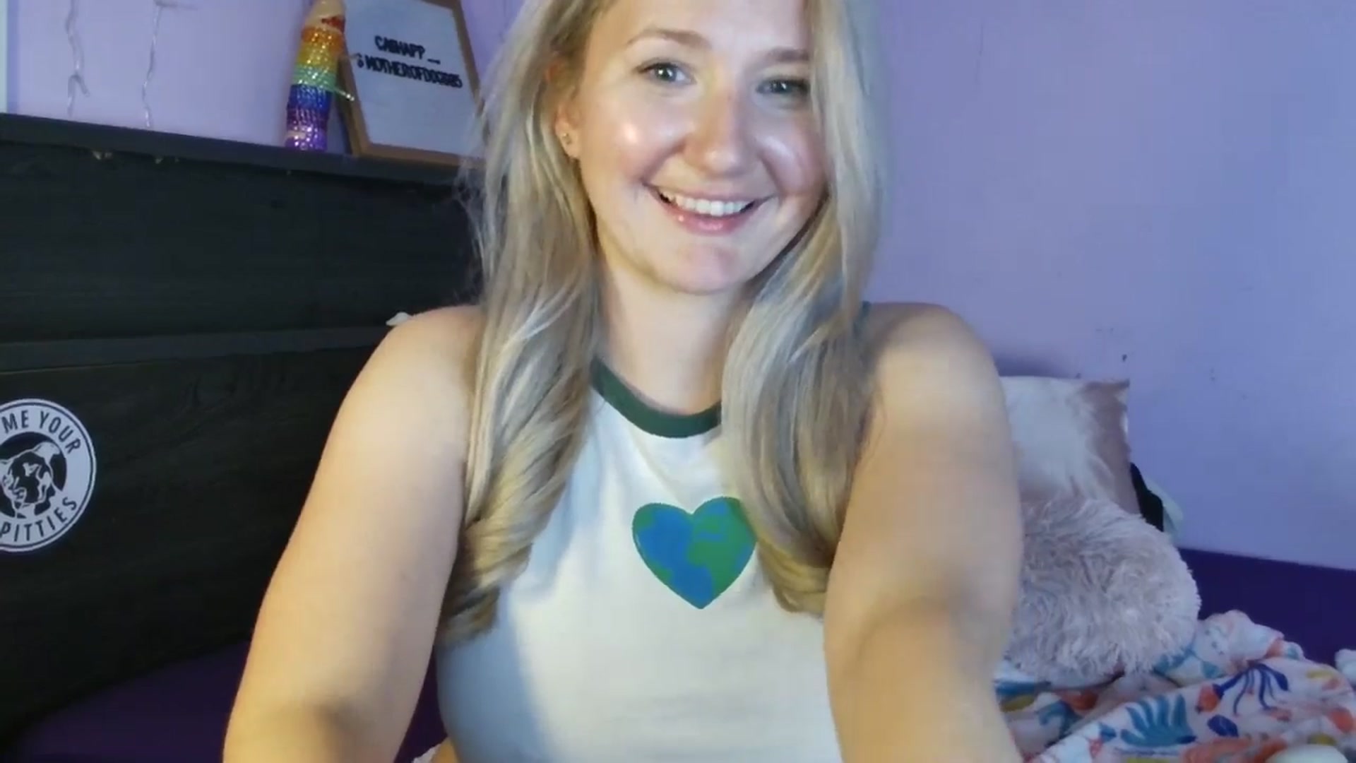 Gallery image thumbnail from EmmaHaze's myfreecams stream on, 04/23/2025, 05:06 image 2 of 20