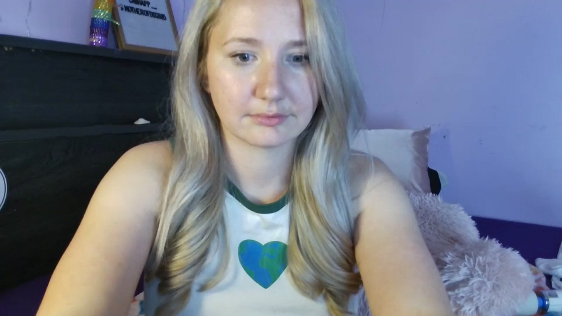 Gallery image thumbnail from EmmaHaze's myfreecams stream on, 04/23/2025, 07:50 image 6 of 20
