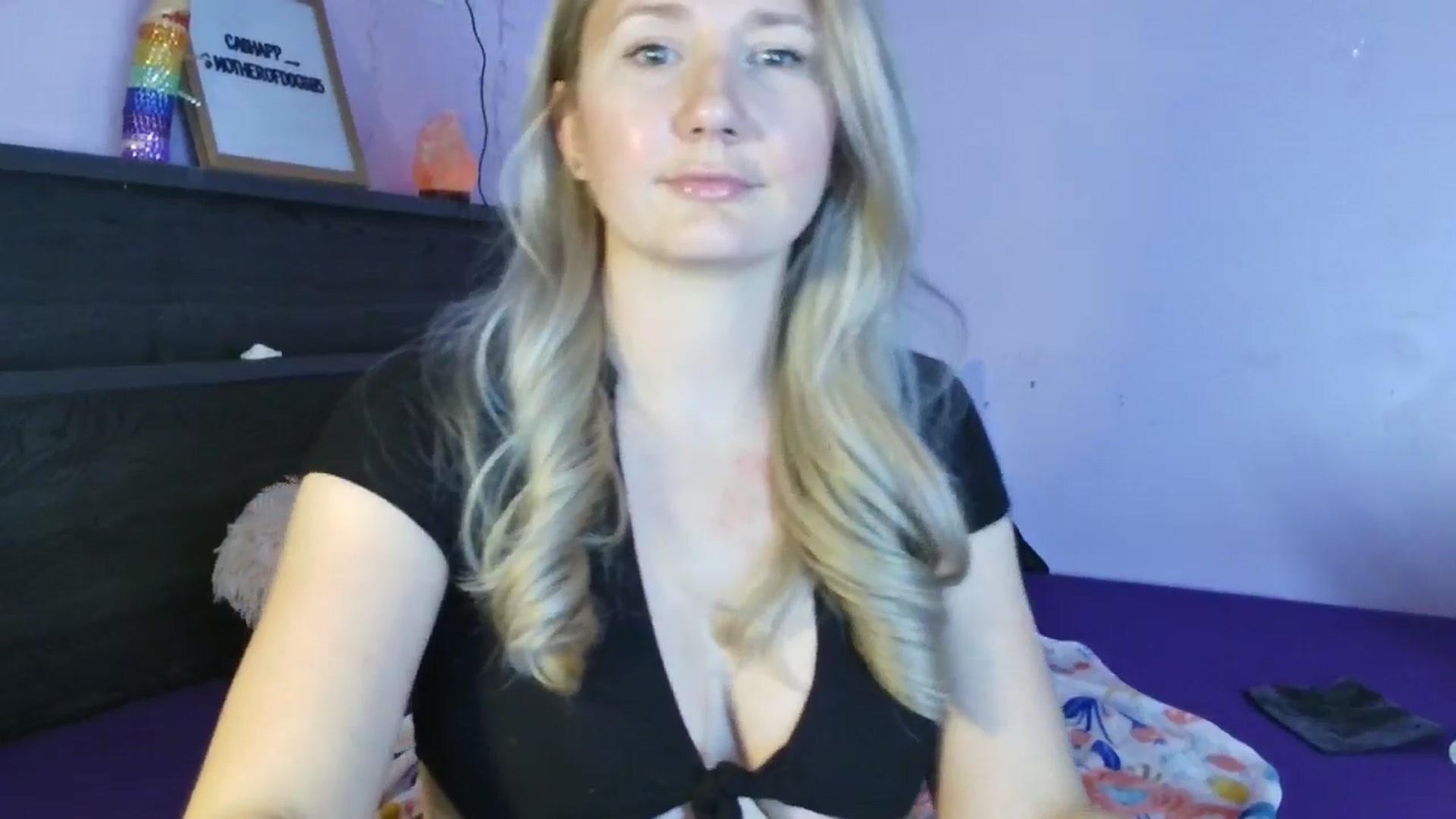 Gallery image thumbnail from EmmaHaze's myfreecams stream on, 04/24/2025, 01:56 image 8 of 20