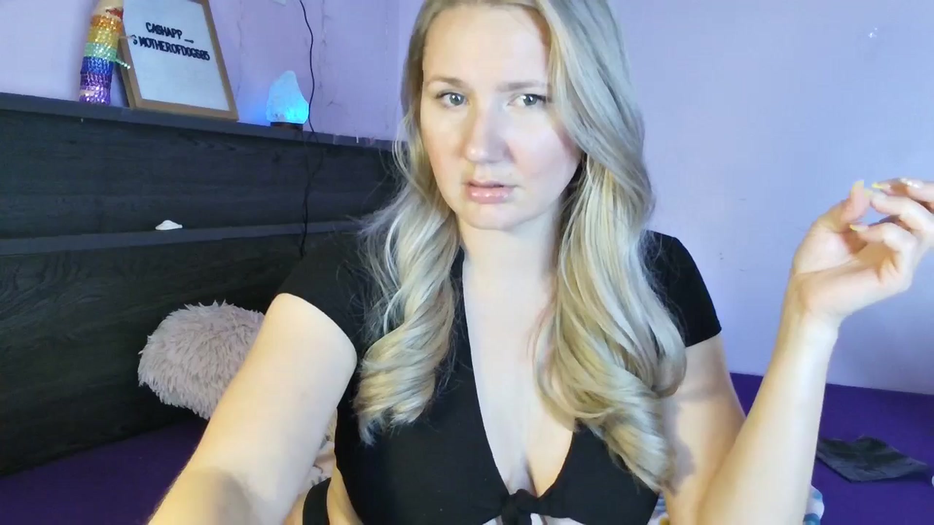 Gallery image thumbnail from EmmaHaze's myfreecams stream on, 04/24/2025, 01:56 image 4 of 20