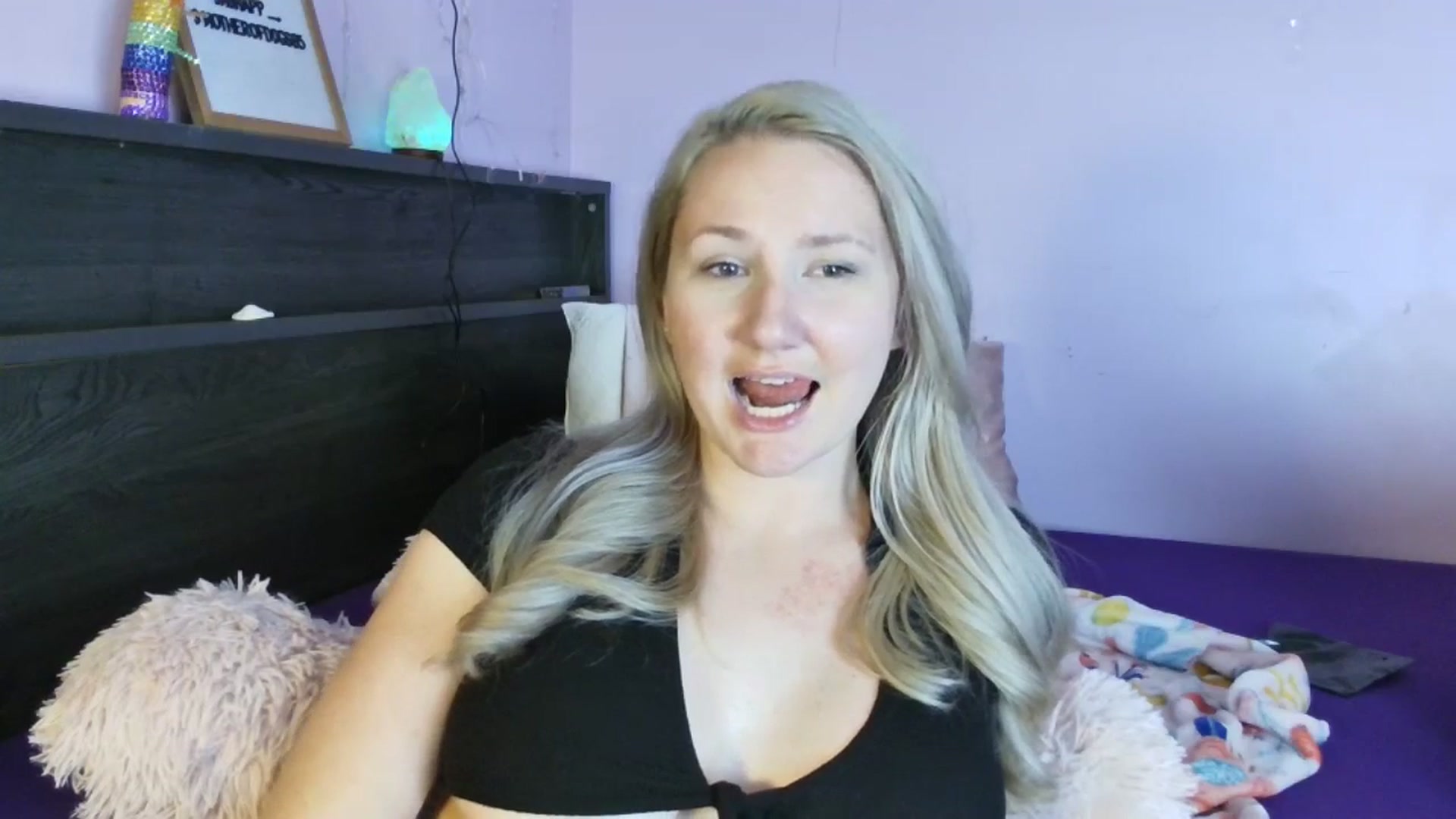 Gallery image thumbnail from EmmaHaze's myfreecams stream on, 04/24/2025, 05:26 image 2 of 20