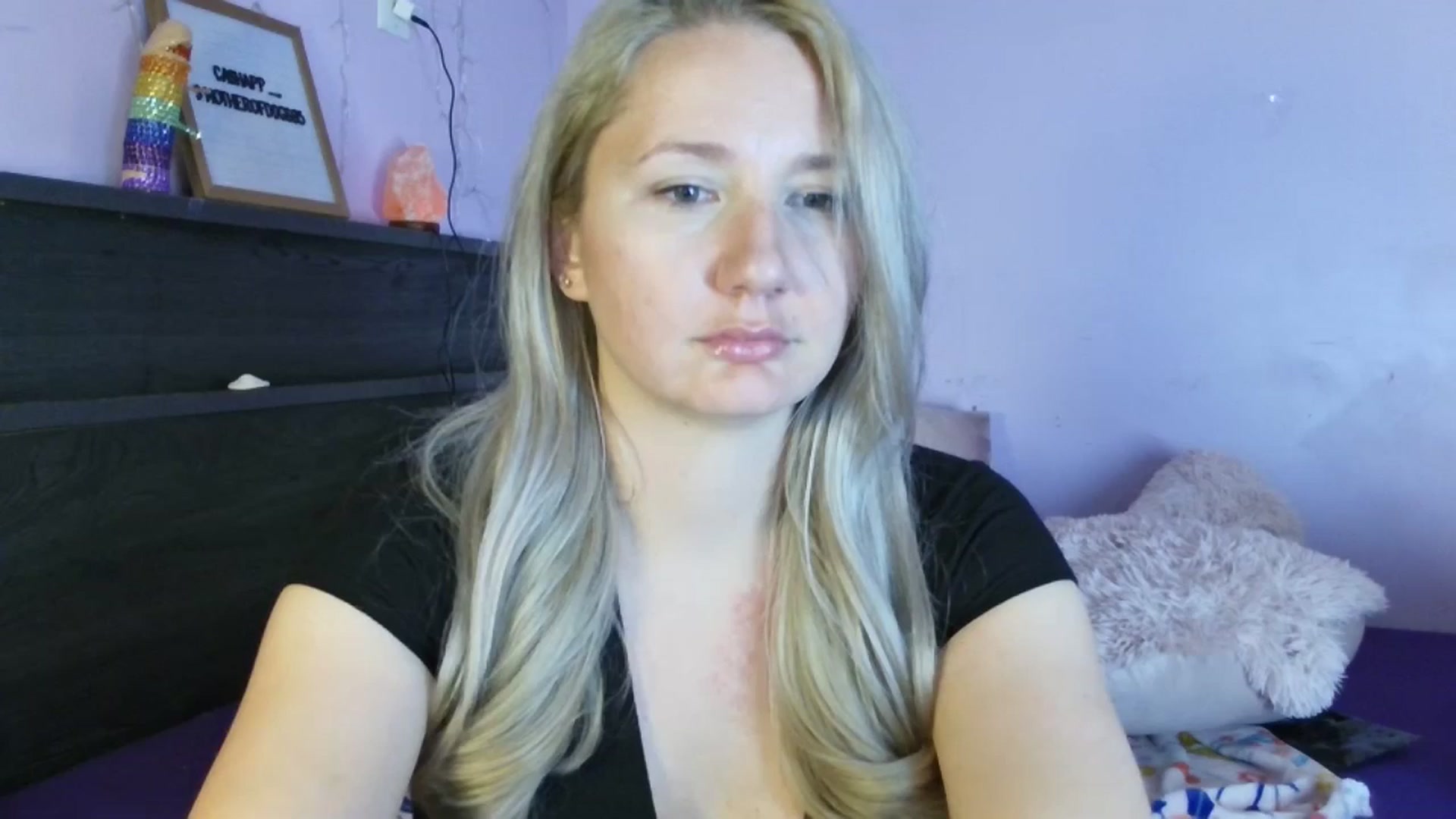 Gallery image thumbnail from EmmaHaze's myfreecams stream on, 04/24/2025, 05:26 image 1 of 20
