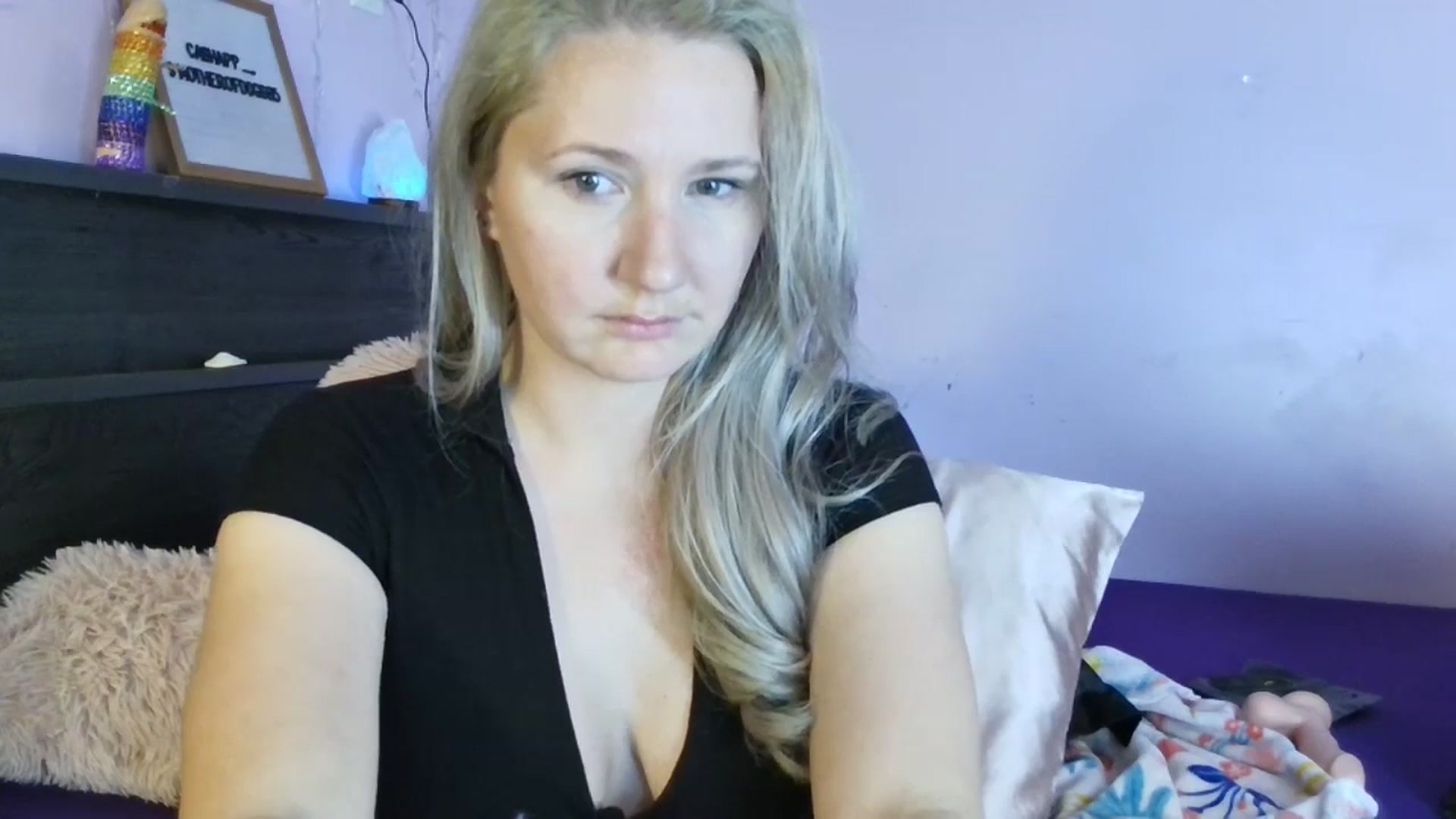 Gallery image thumbnail from EmmaHaze's myfreecams stream on, 04/24/2025, 05:26 image 11 of 20