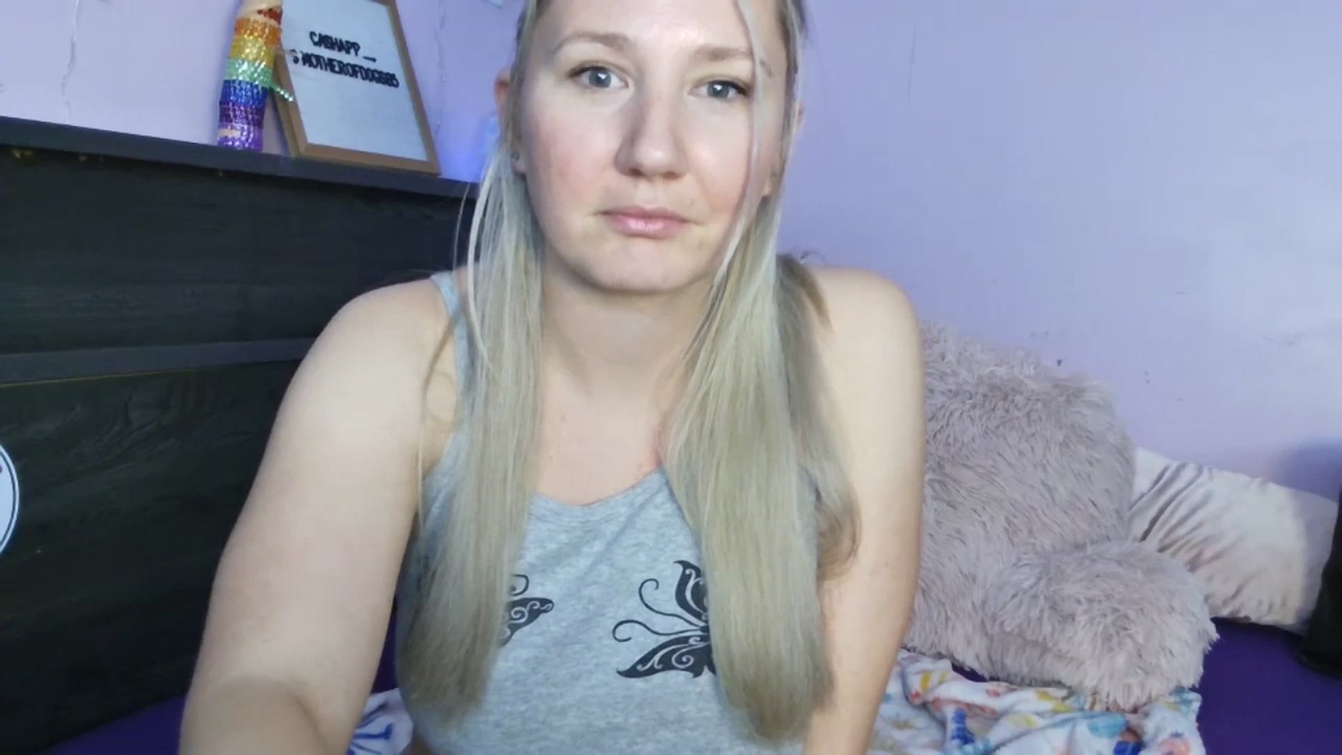 Gallery image thumbnail from EmmaHaze's myfreecams stream on, 04/28/2025, 02:42 image 15 of 20