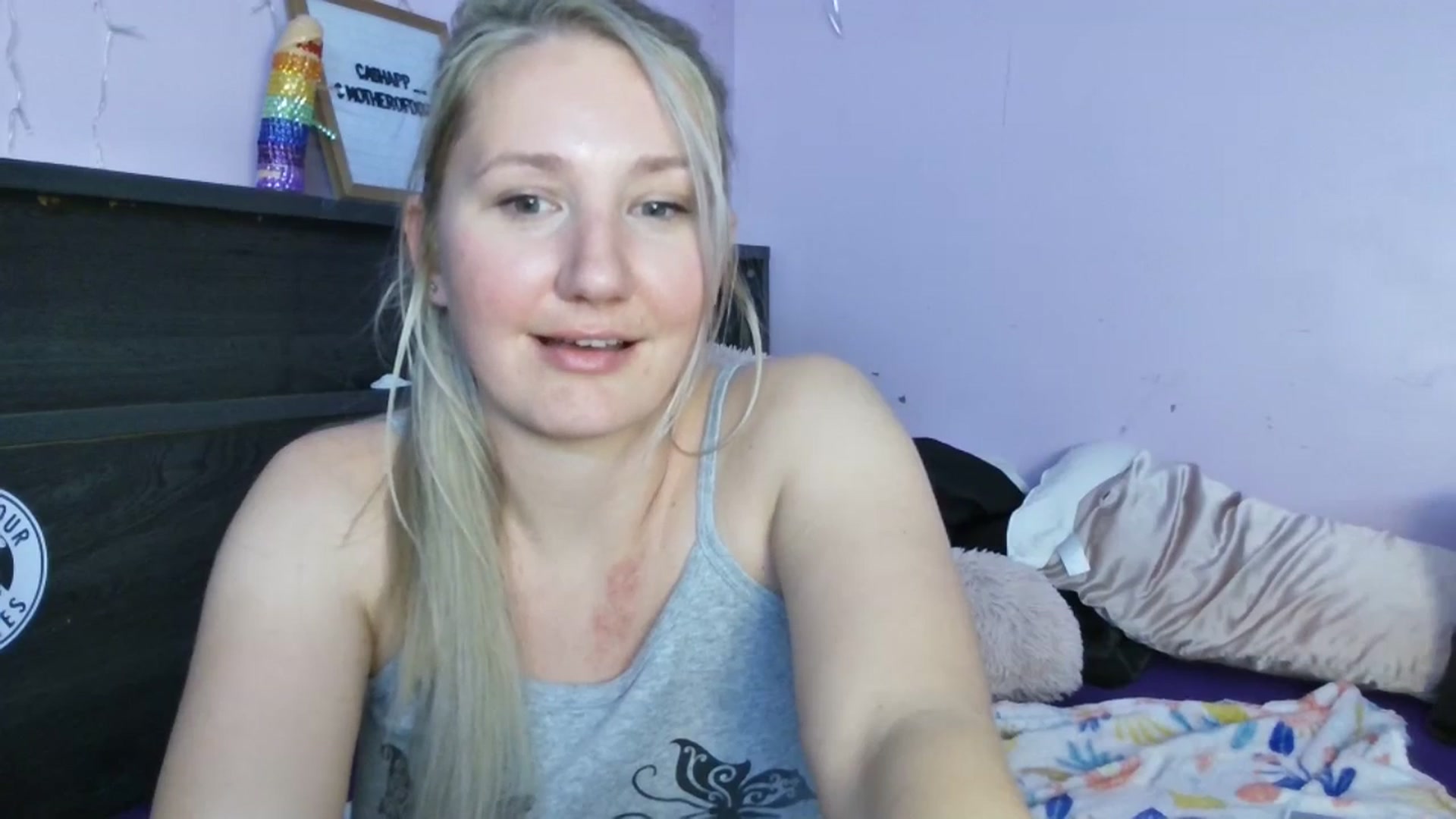 Gallery image thumbnail from EmmaHaze's myfreecams stream on, 04/28/2025, 06:06 image 18 of 20
