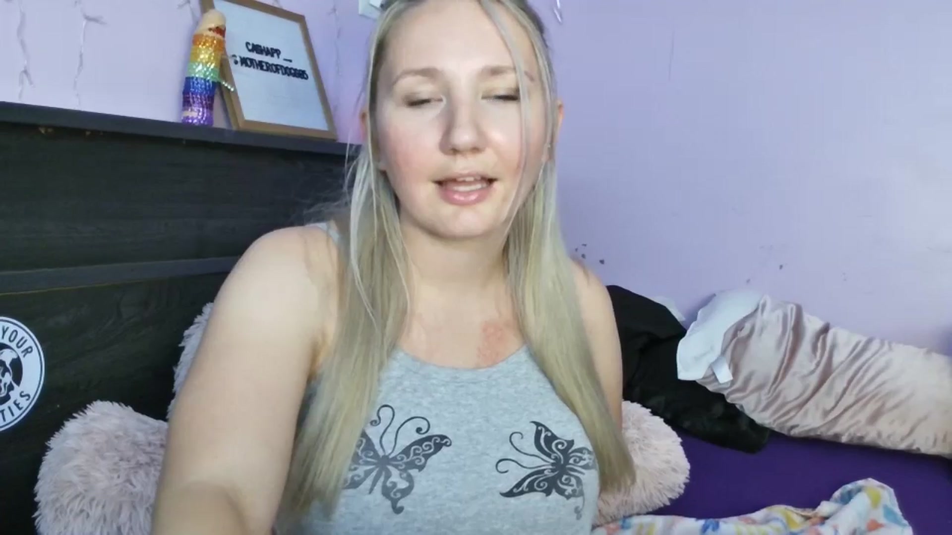 Gallery image thumbnail from EmmaHaze's myfreecams stream on, 04/28/2025, 06:06 image 10 of 20