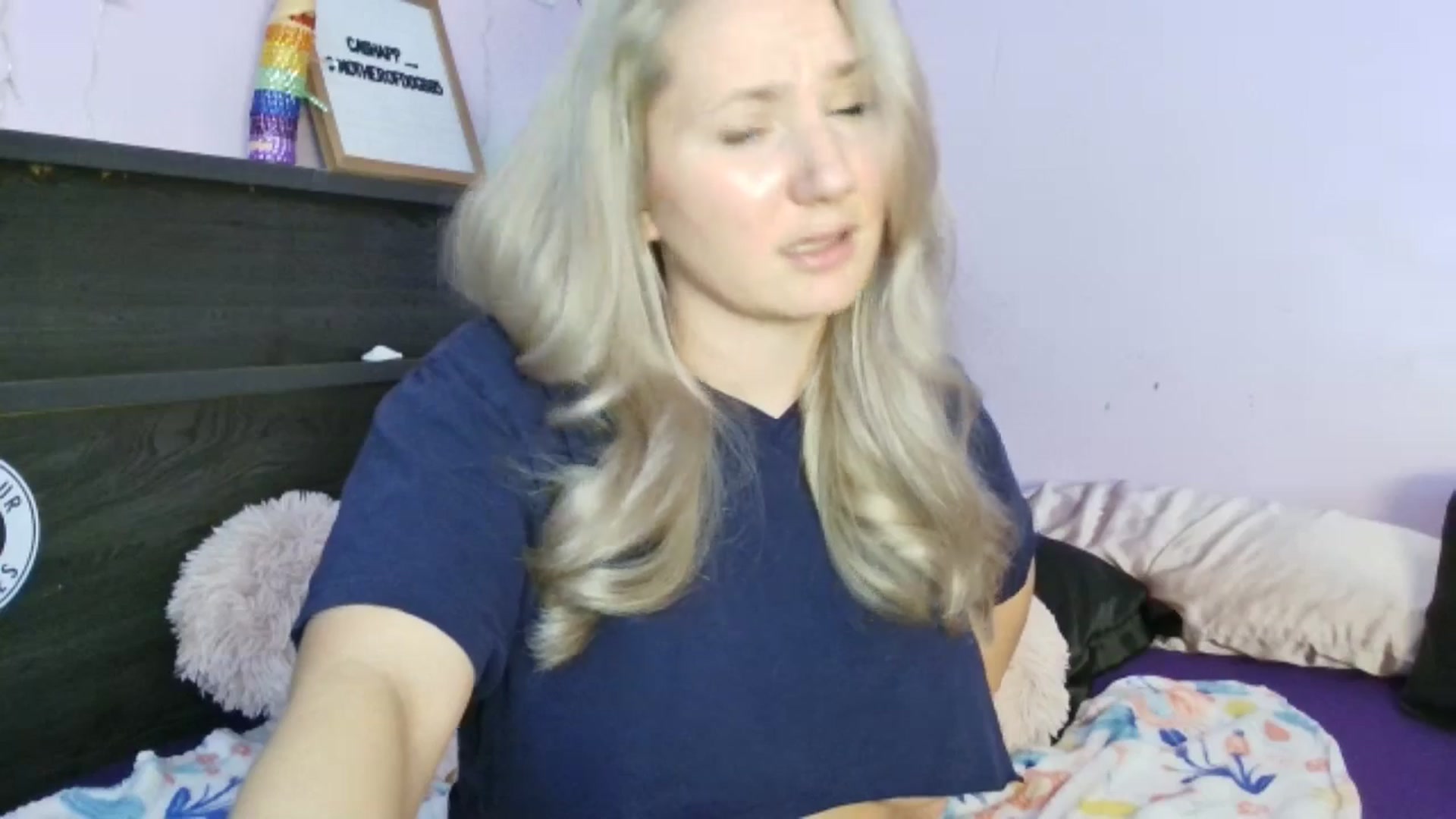 Gallery image thumbnail from EmmaHaze's myfreecams stream on, 04/29/2025, 02:59 image 15 of 20