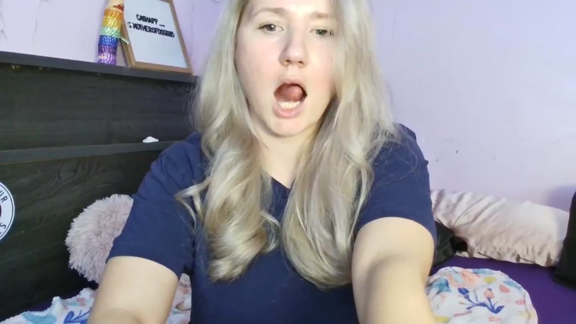 Gallery image thumbnail from EmmaHaze's myfreecams stream on, 04/29/2025, 02:59 image 6 of 20