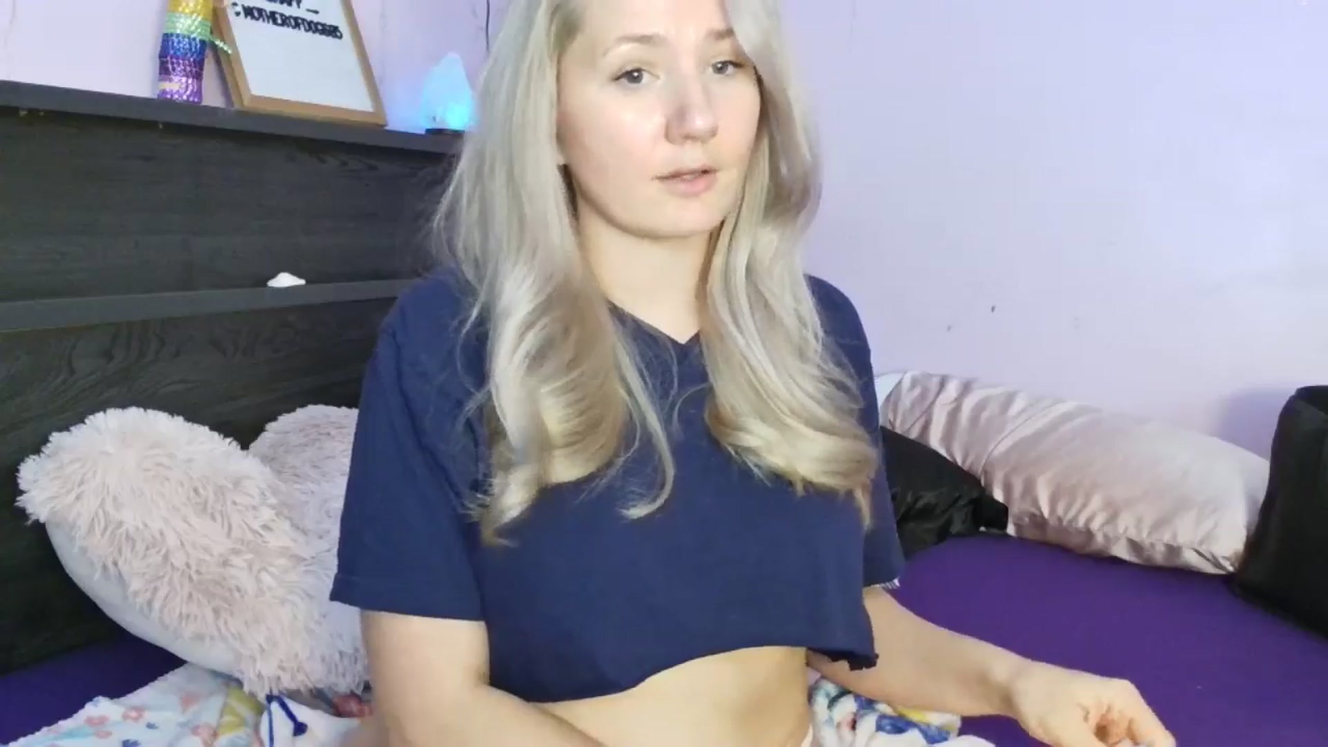 Gallery image thumbnail from EmmaHaze's myfreecams stream on, 04/29/2025, 06:40 image 16 of 20