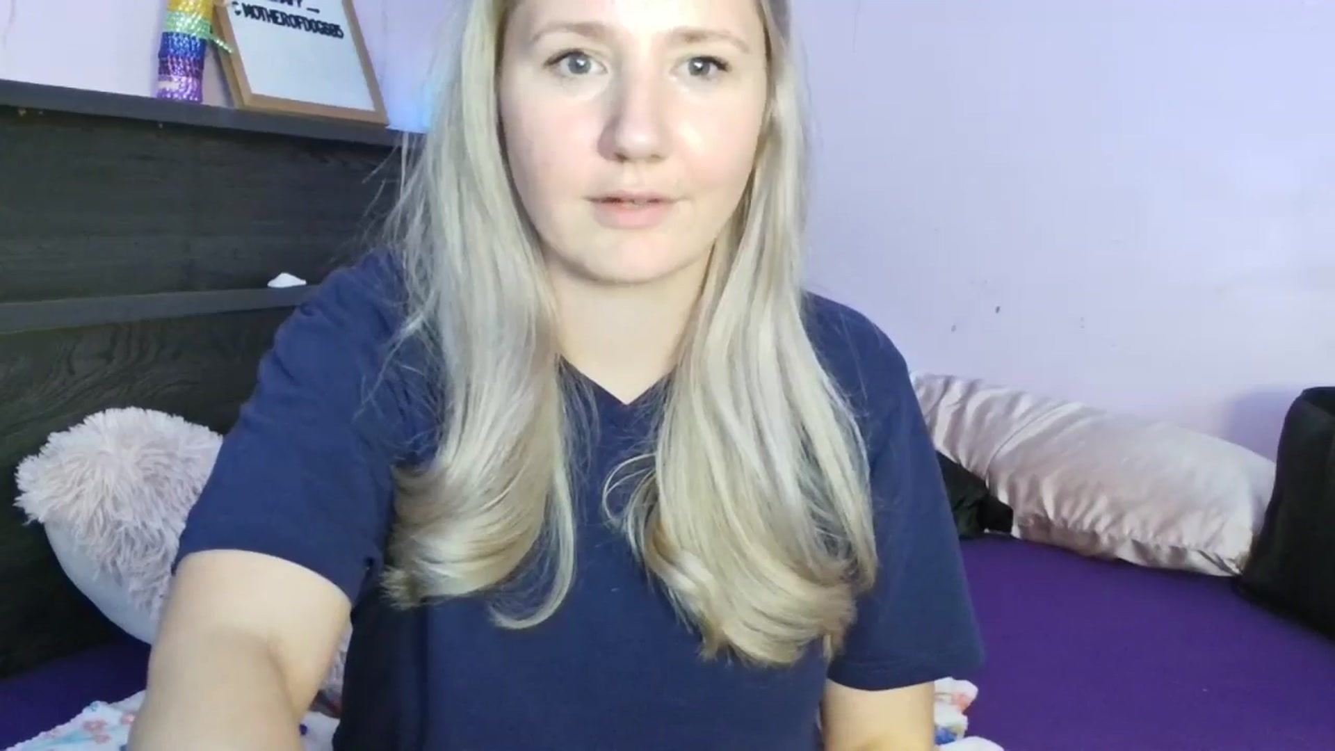 Gallery image thumbnail from EmmaHaze's myfreecams stream on, 04/29/2025, 06:40 image 13 of 20