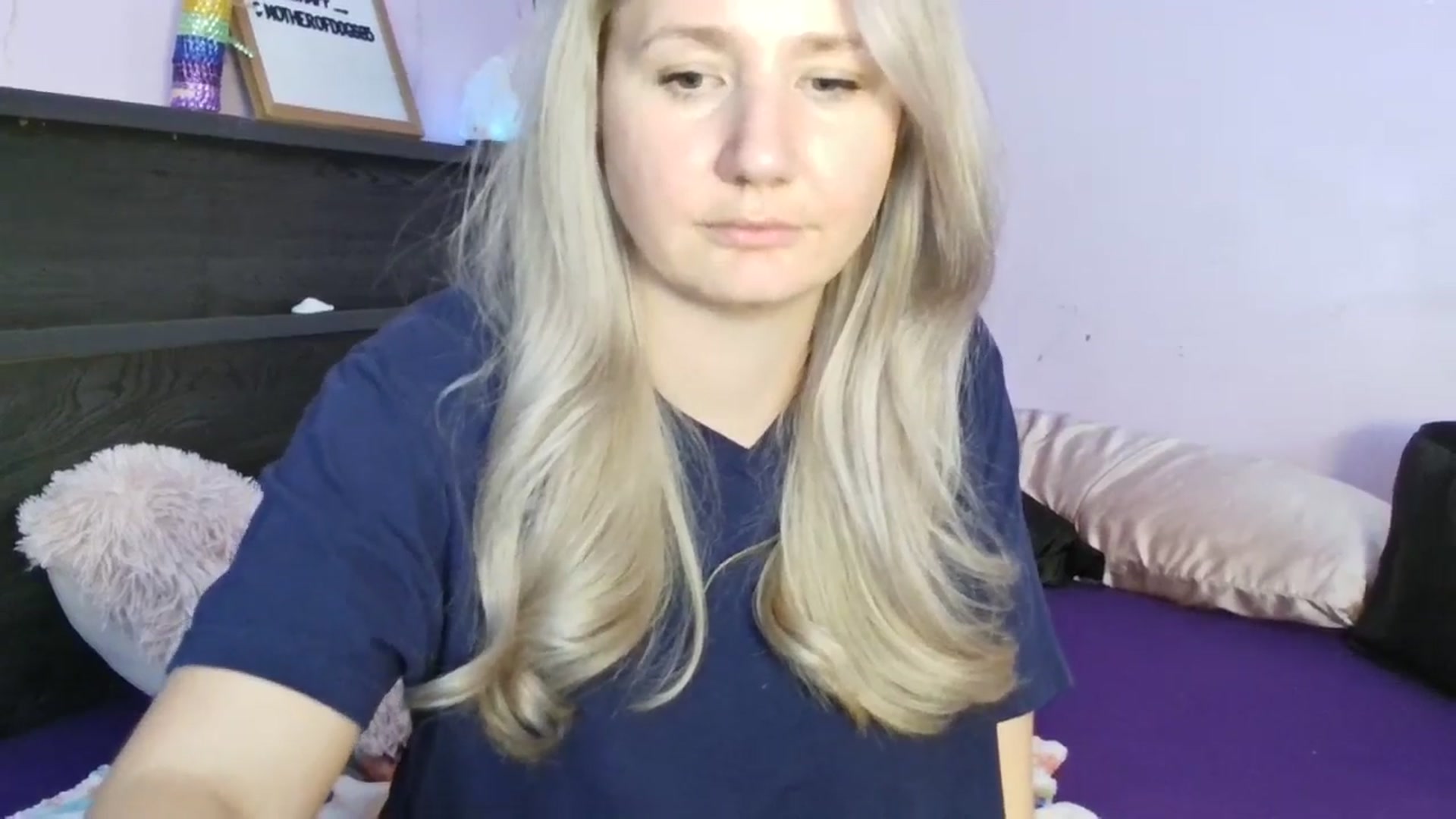 Gallery image thumbnail from EmmaHaze's myfreecams stream on, 04/29/2025, 06:40 image 15 of 20