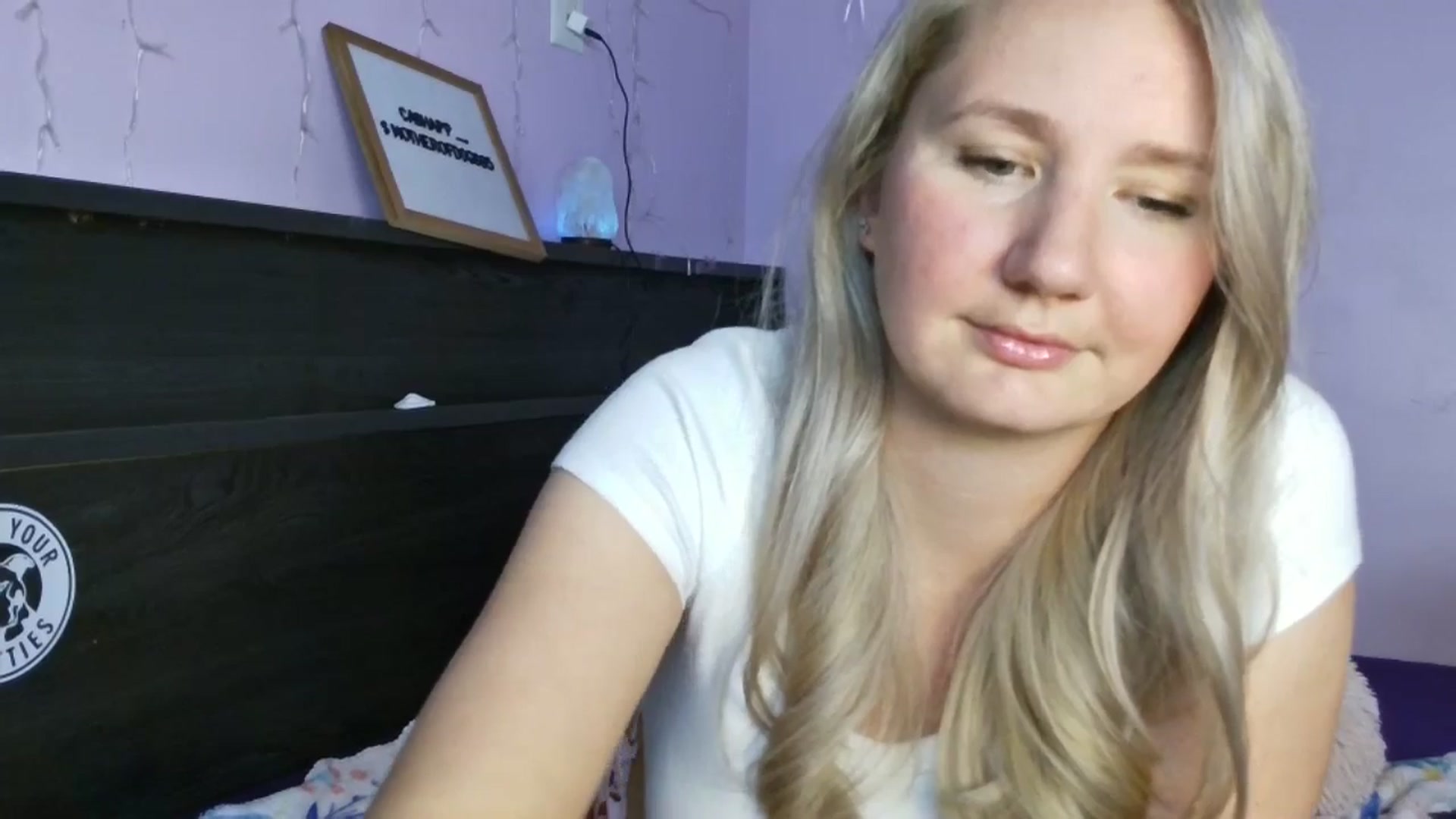 Gallery image thumbnail from EmmaHaze's myfreecams stream on, 05/06/2025, 03:03 image 5 of 20