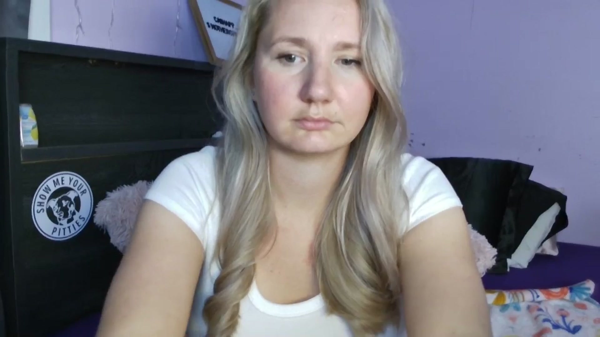 Gallery image thumbnail from EmmaHaze's myfreecams stream on, 05/06/2025, 06:05 image 5 of 20