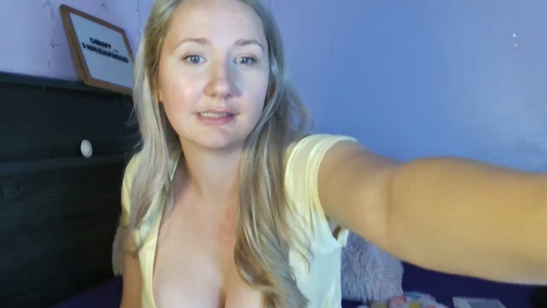 Gallery image thumbnail from EmmaHaze's myfreecams stream on, 05/15/2025, 04:27 image 8 of 20