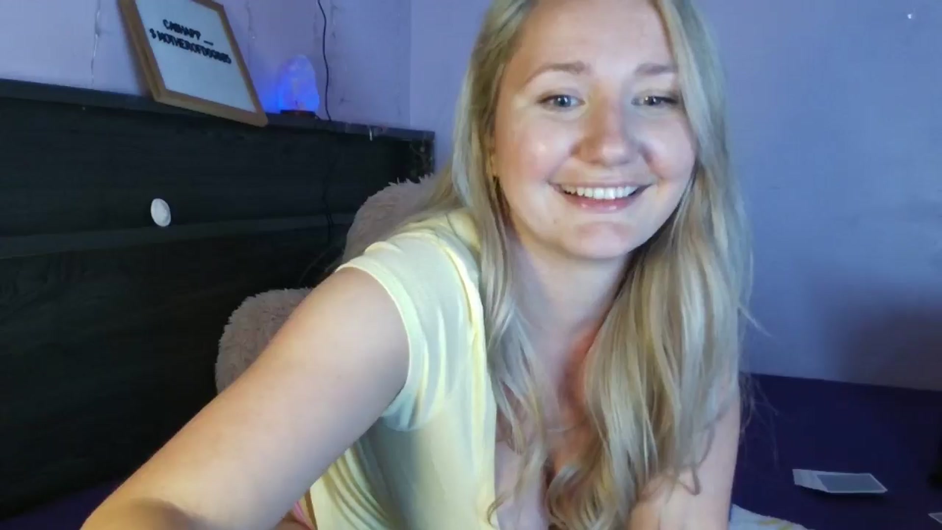 Gallery image thumbnail from EmmaHaze's myfreecams stream on, 05/15/2025, 04:27 image 10 of 20