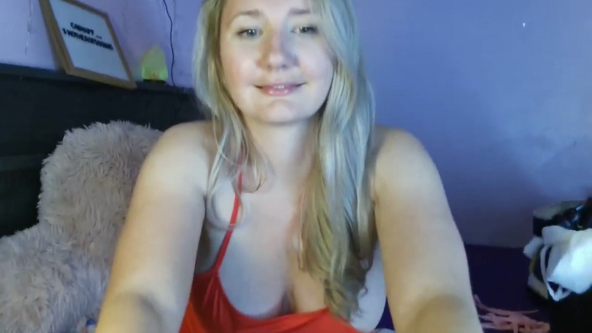Gallery image thumbnail from EmmaHaze's myfreecams stream on, 05/15/2025, 05:37 image 16 of 20