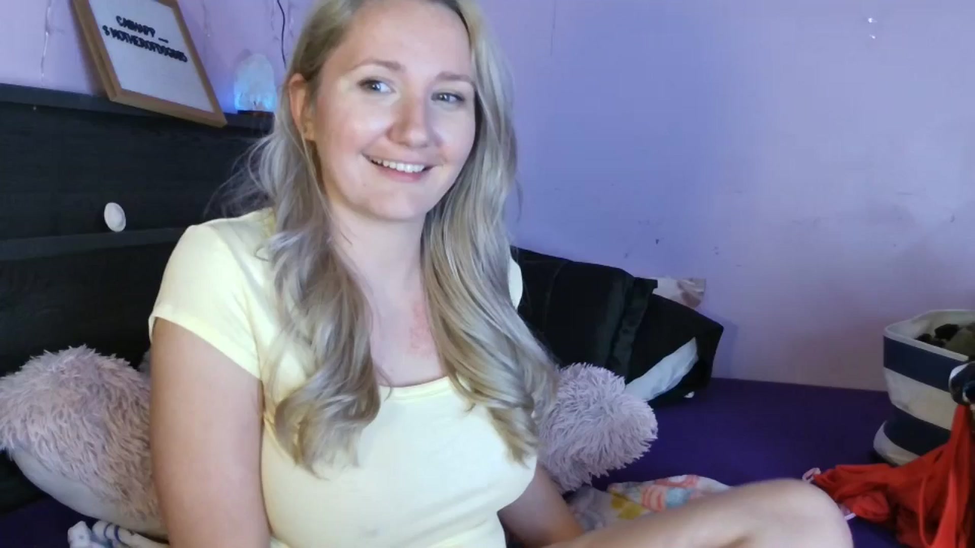 Gallery image thumbnail from EmmaHaze's myfreecams stream on, 05/15/2025, 07:25 image 11 of 20