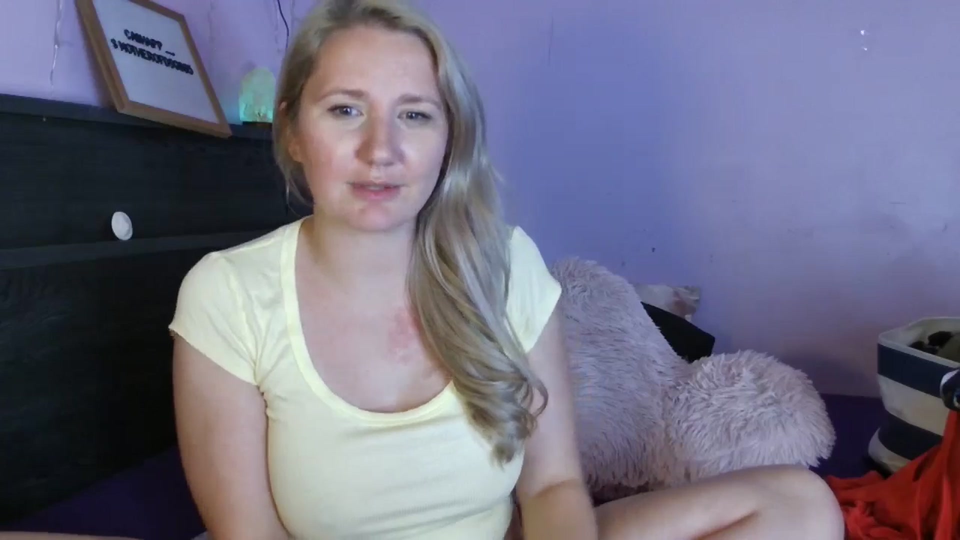 Gallery image thumbnail from EmmaHaze's myfreecams stream on, 05/15/2025, 07:25 image 5 of 20