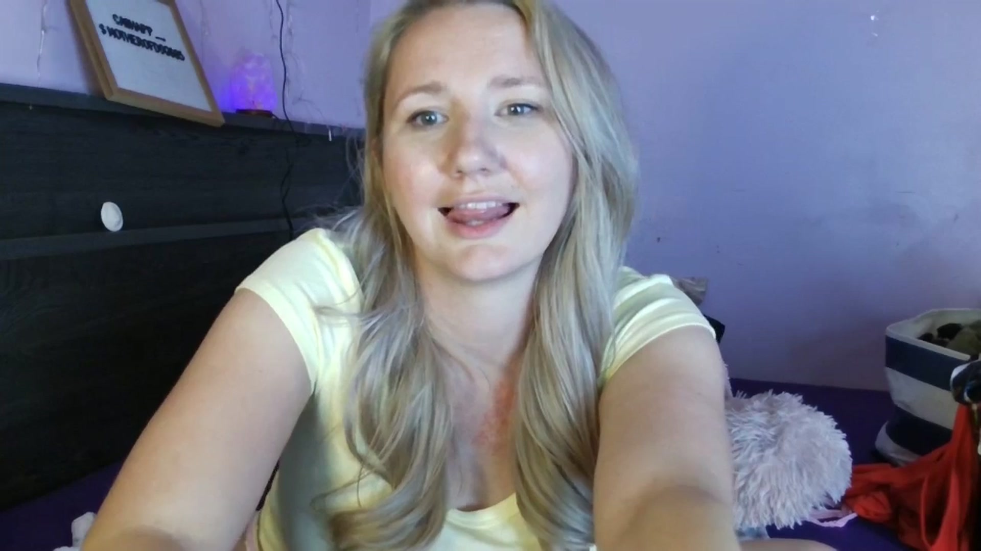 Gallery image thumbnail from EmmaHaze's myfreecams stream on, 05/15/2025, 07:25 image 10 of 20