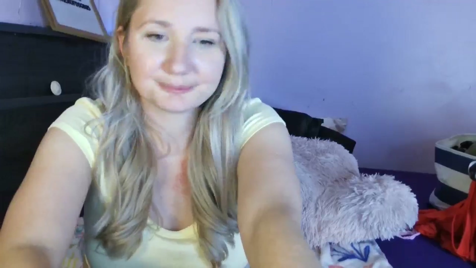Gallery image thumbnail from EmmaHaze's myfreecams stream on, 05/15/2025, 07:25 image 8 of 20