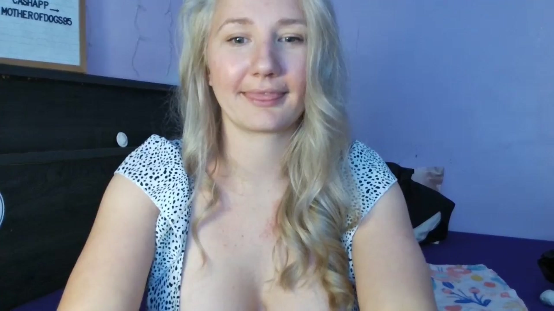 Gallery image thumbnail from EmmaHaze's myfreecams stream on, 05/27/2025, 03:20 image 11 of 20