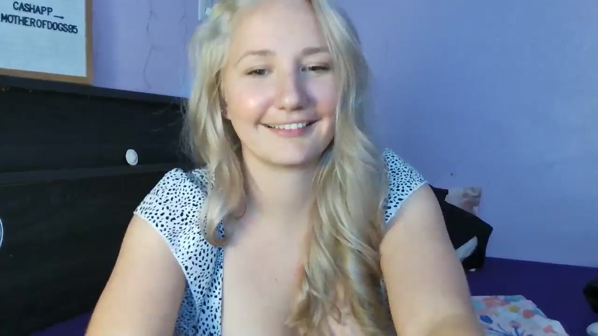 Gallery image thumbnail from EmmaHaze's myfreecams stream on, 05/27/2025, 03:20 image 17 of 20