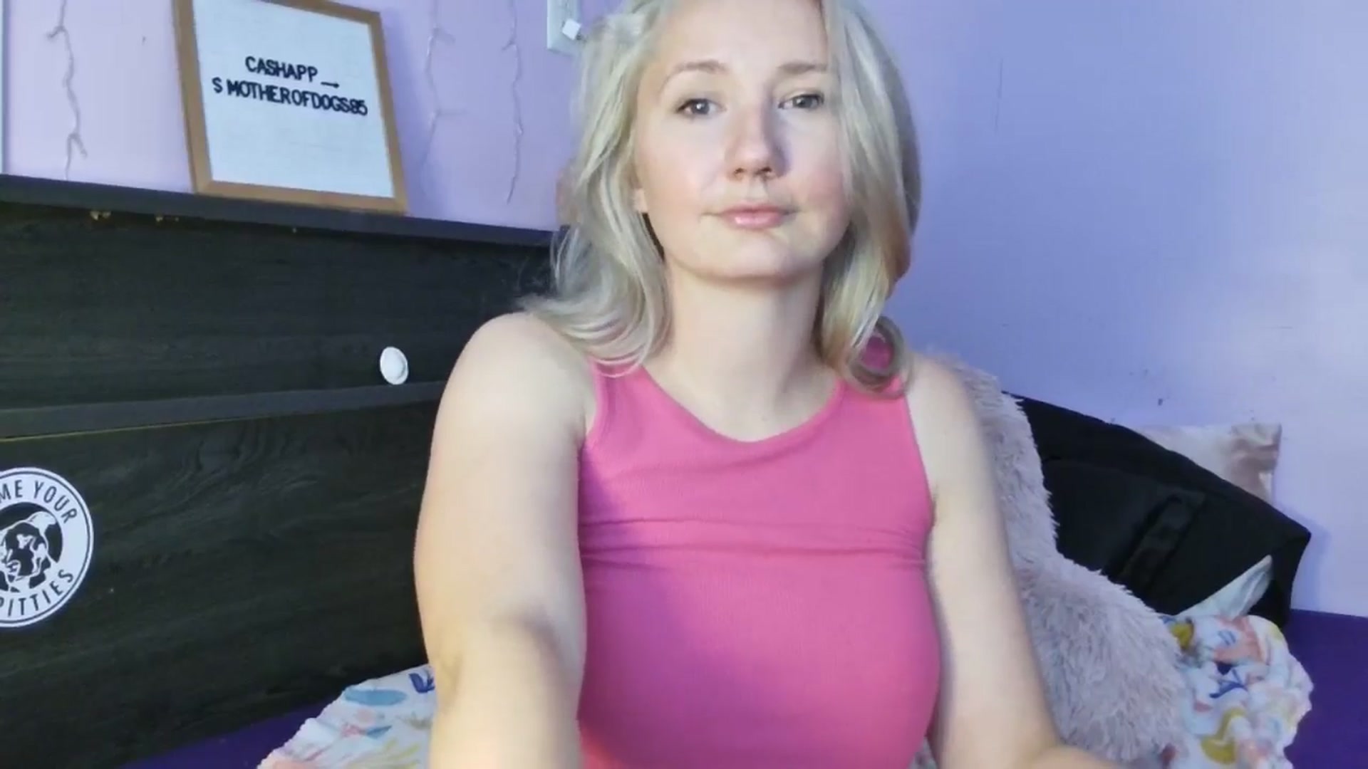 Gallery image thumbnail from EmmaHaze's myfreecams stream on, 05/28/2025, 03:02 image 16 of 20