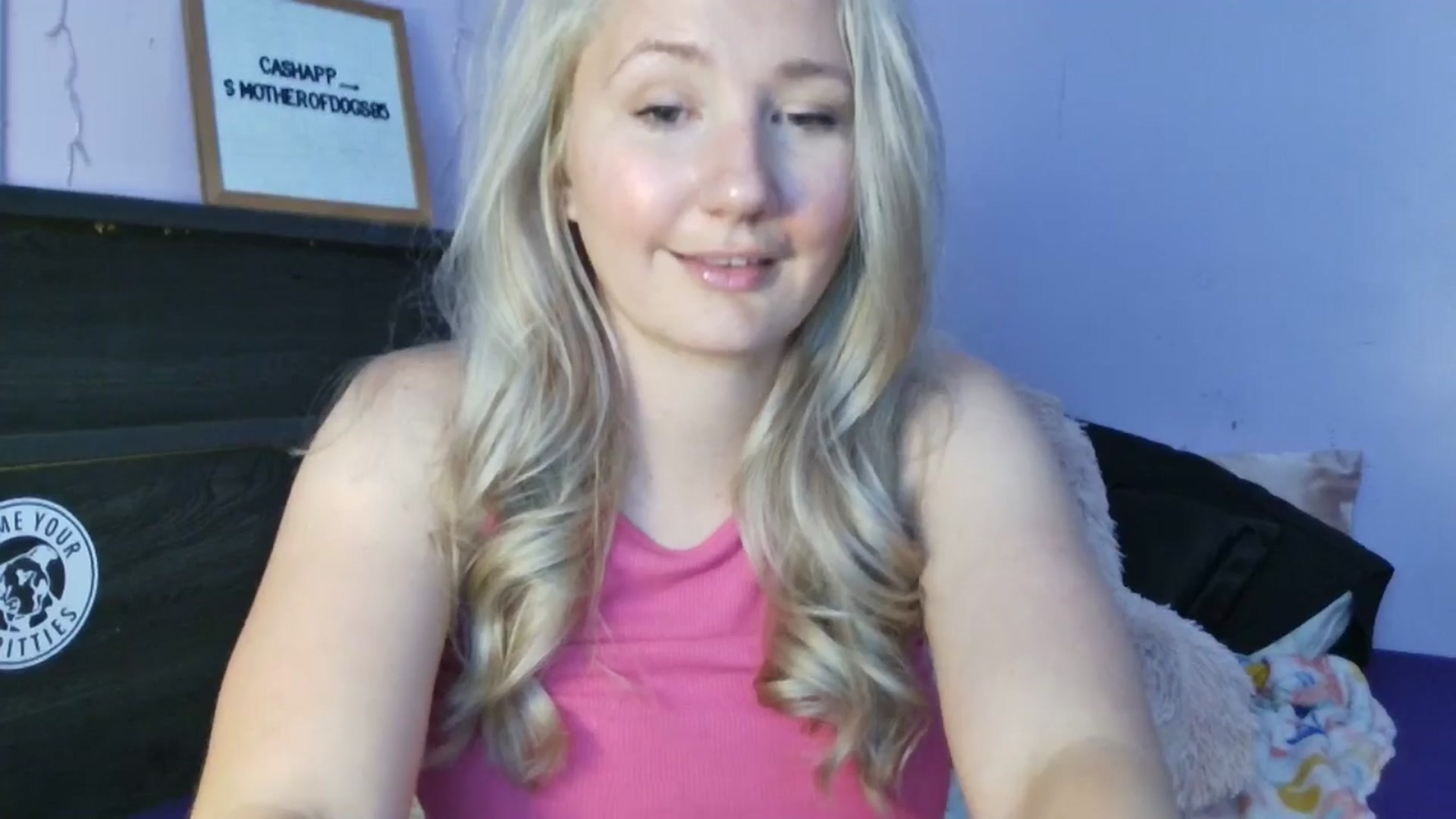 Gallery image thumbnail from EmmaHaze's myfreecams stream on, 05/28/2025, 03:02 image 17 of 20