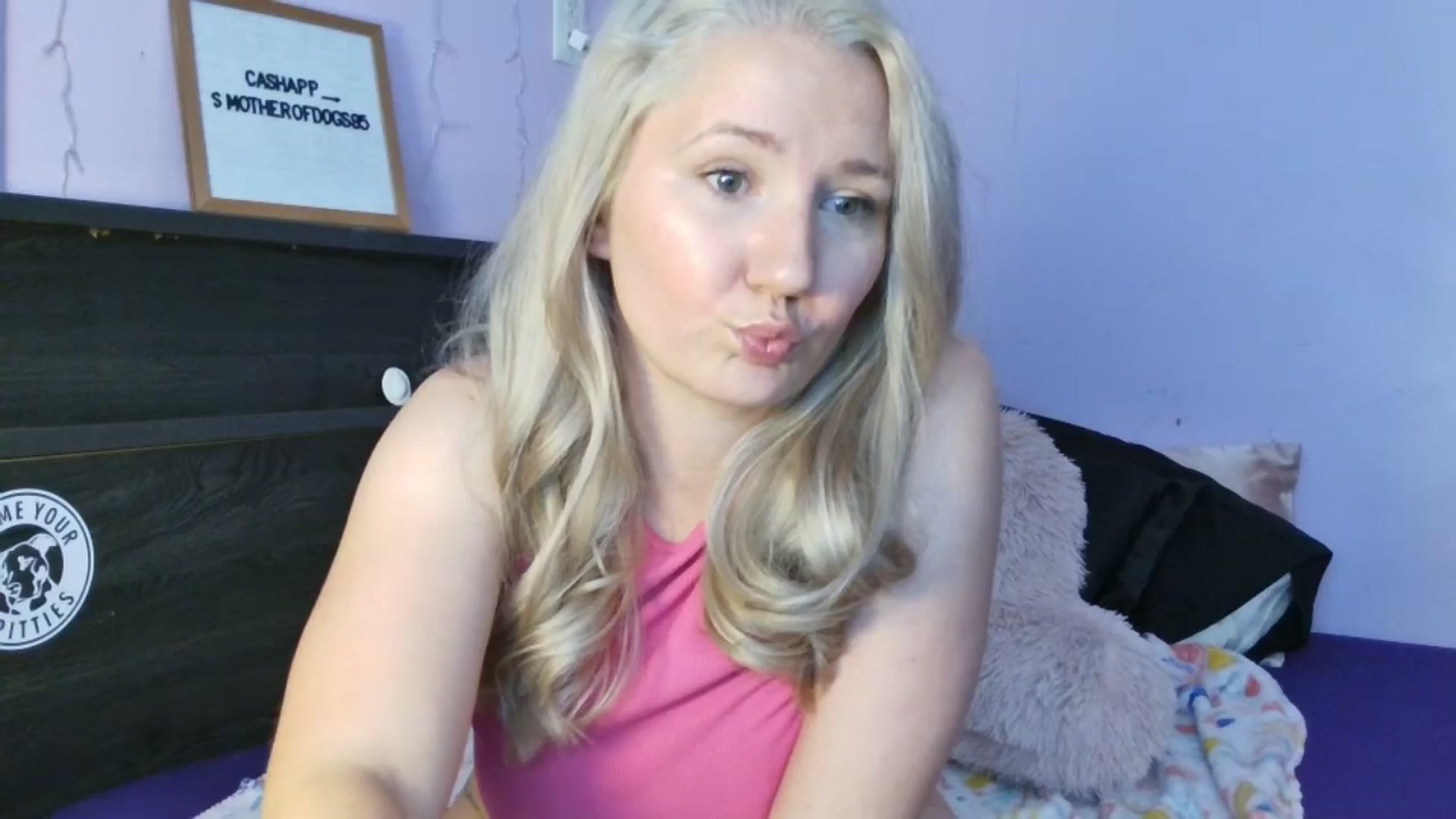 Gallery image thumbnail from EmmaHaze's myfreecams stream on, 05/28/2025, 03:02 image 6 of 20