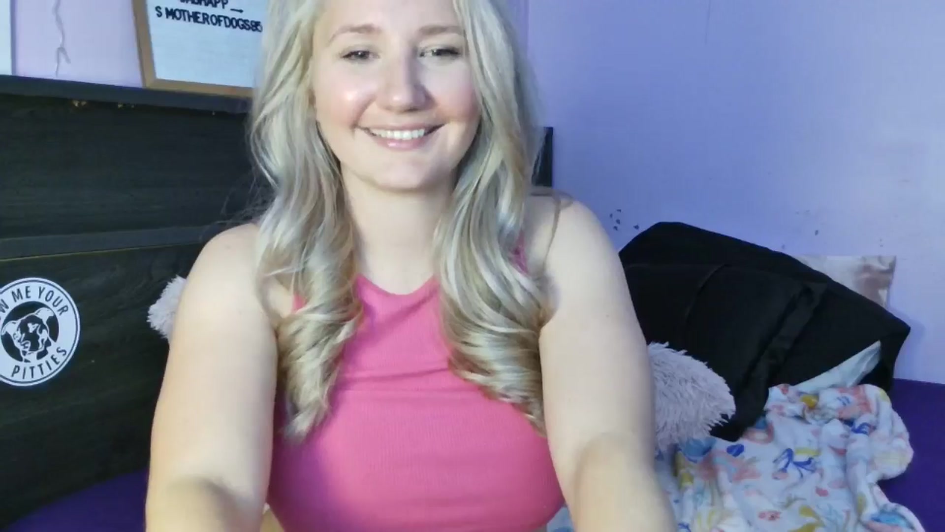 Gallery image thumbnail from EmmaHaze's myfreecams stream on, 05/28/2025, 04:35 image 9 of 20