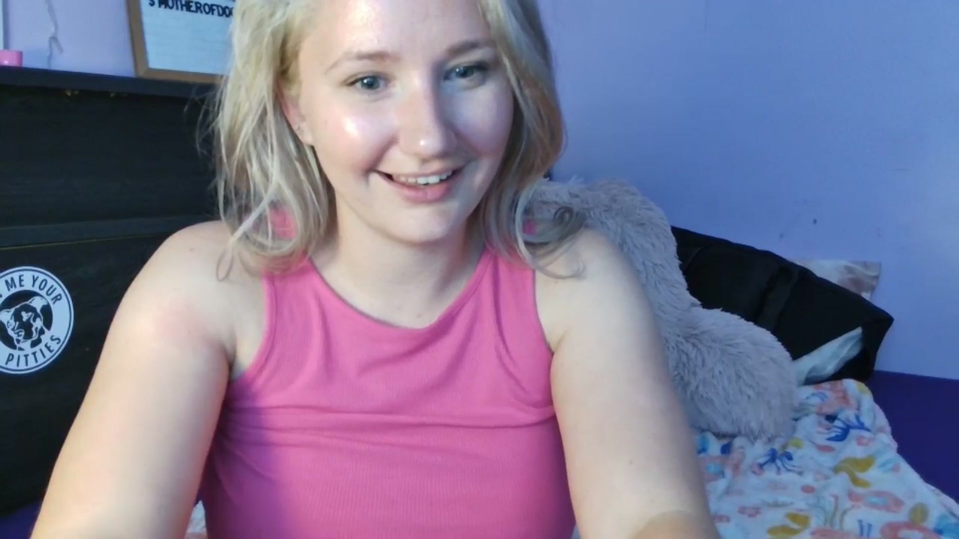 Gallery image thumbnail from EmmaHaze's myfreecams stream on, 05/28/2025, 06:21 image 18 of 20