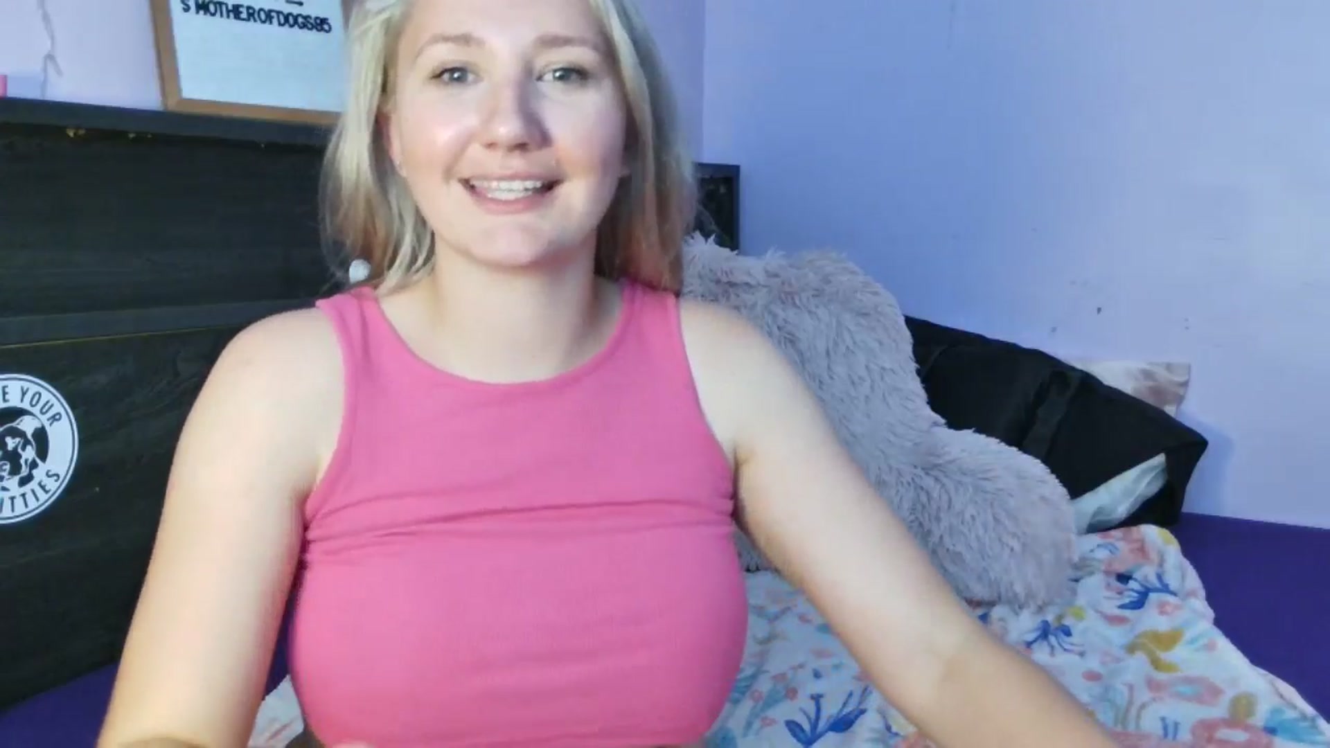 Gallery image thumbnail from EmmaHaze's myfreecams stream on, 05/28/2025, 06:21 image 16 of 20