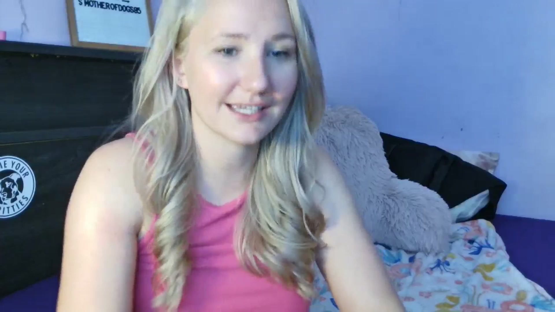 Gallery image thumbnail from EmmaHaze's myfreecams stream on, 05/28/2025, 06:21 image 17 of 20