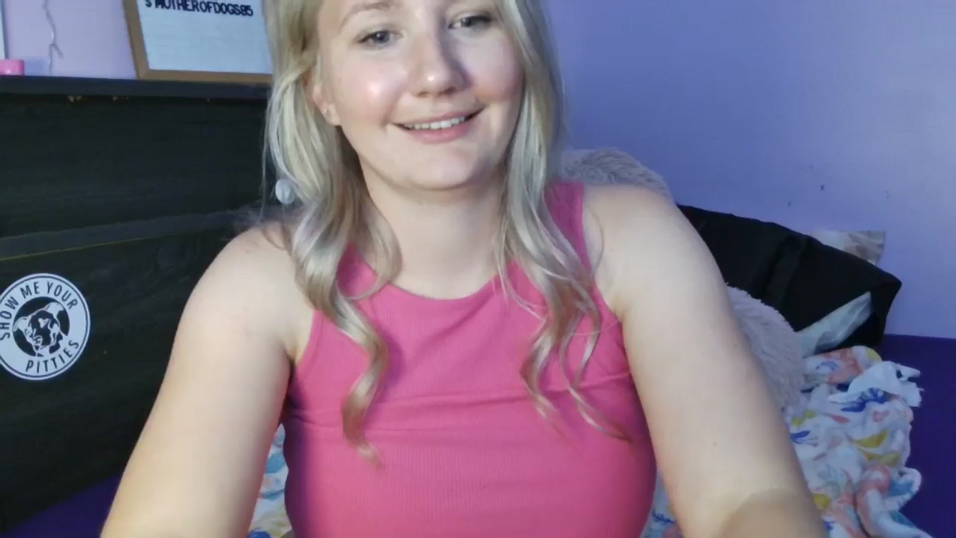 Gallery image thumbnail from EmmaHaze's myfreecams stream on, 05/28/2025, 06:54 image 20 of 20