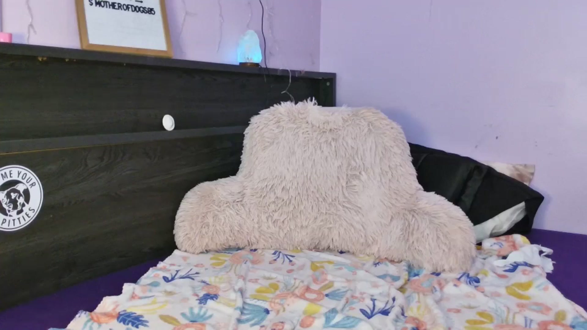 Gallery image thumbnail from EmmaHaze's myfreecams stream on, 05/28/2025, 06:54 image 6 of 20
